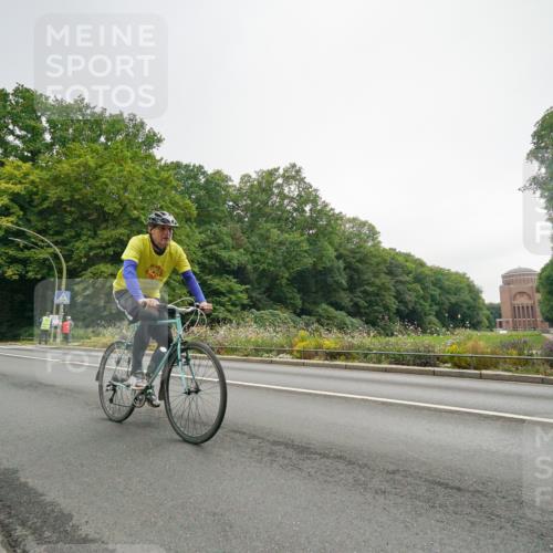 14.09.2025 - Stadtparktriathlon Michael Burmester http://msf.ph/oto/8890781 14.09.2025 10:05:21 Radfahren 549, 553, 562, 563, 586 meine-sportfotos.de