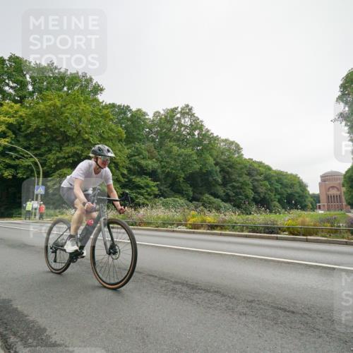 14.09.2025 - Stadtparktriathlon Michael Burmester http://msf.ph/oto/8890782 14.09.2025 10:05:22 Radfahren 549, 553, 562, 563, 586 meine-sportfotos.de