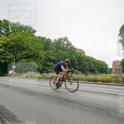 14.09.2025 - Stadtparktriathlon Michael Burmester http://msf.ph/oto/8890784 14.09.2025 10:05:24 Radfahren 547, 549, 562, 563, 586 meine-sportfotos.de