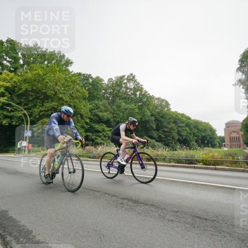 14.09.2025 - Stadtparktriathlon Michael Burmester http://msf.ph/oto/8890789 14.09.2025 10:05:43 Radfahren 610, 617 meine-sportfotos.de