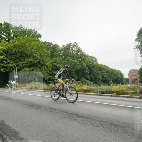 14.09.2025 - Stadtparktriathlon Michael Burmester http://msf.ph/oto/8890800 14.09.2025 10:06:20 Radfahren 590, 600, 601, 602 meine-sportfotos.de