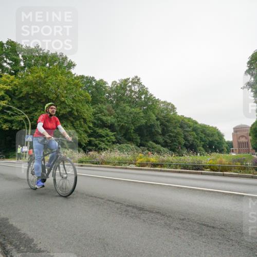 14.09.2025 - Stadtparktriathlon Michael Burmester http://msf.ph/oto/8890801 14.09.2025 10:06:22 Radfahren 590, 600, 601, 602 meine-sportfotos.de