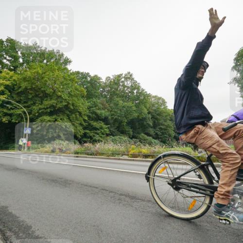 14.09.2025 - Stadtparktriathlon Michael Burmester http://msf.ph/oto/8890807 14.09.2025 10:06:50 Radfahren 570, 588 meine-sportfotos.de