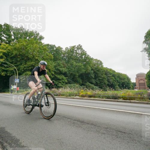 14.09.2025 - Stadtparktriathlon Michael Burmester http://msf.ph/oto/8890819 14.09.2025 10:07:34 Radfahren 524, 537, 545, 548 meine-sportfotos.de