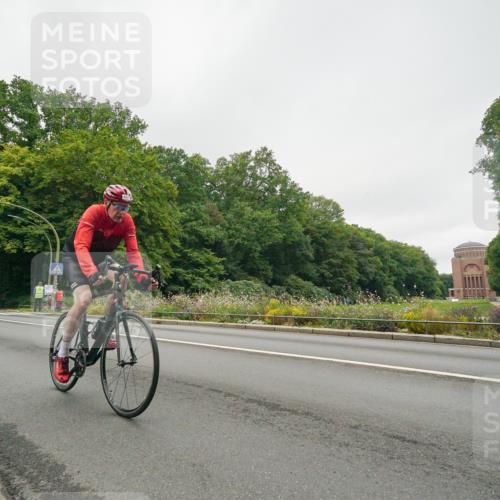 14.09.2025 - Stadtparktriathlon Michael Burmester http://msf.ph/oto/8890838 14.09.2025 10:09:03 Radfahren 576, 585, 614, 616 meine-sportfotos.de