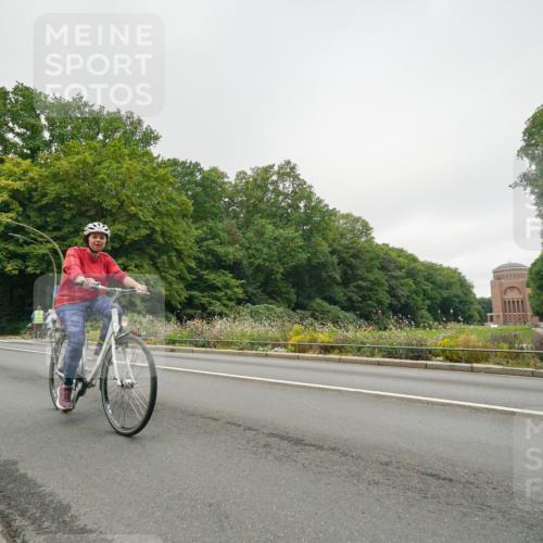 14.09.2025 - Stadtparktriathlon Michael Burmester http://msf.ph/oto/8890849 14.09.2025 10:09:34 Radfahren 512, 525, 551, 555, 573, 583, 599, 660 meine-sportfotos.de