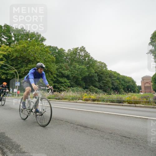 14.09.2025 - Stadtparktriathlon Michael Burmester http://msf.ph/oto/8890850 14.09.2025 10:09:38 Radfahren 512, 525, 551, 583, 599, 660 meine-sportfotos.de