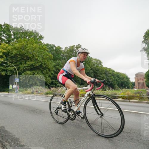 14.09.2025 - Stadtparktriathlon Michael Burmester http://msf.ph/oto/8890858 14.09.2025 10:09:53 Radfahren 523, 581, 609, 615 meine-sportfotos.de