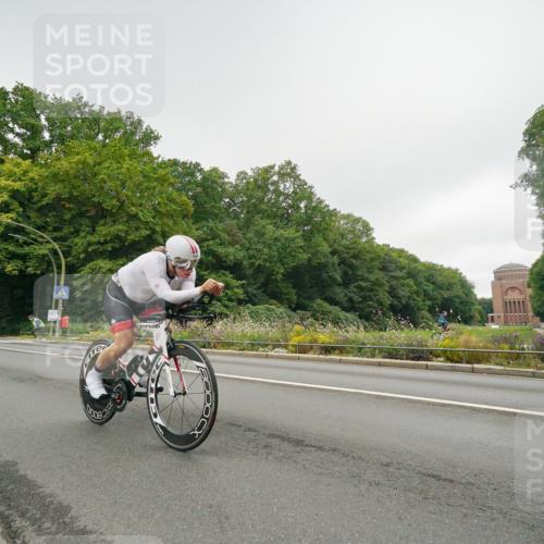 14.09.2025 - Stadtparktriathlon Michael Burmester http://msf.ph/oto/8890866 14.09.2025 10:10:22 Radfahren 544, 561, 577, 594 meine-sportfotos.de