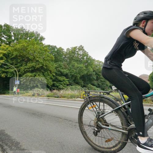 14.09.2025 - Stadtparktriathlon Michael Burmester http://msf.ph/oto/8890881 14.09.2025 10:11:20 Radfahren 528, 533, 568 meine-sportfotos.de