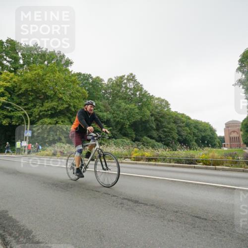 14.09.2025 - Stadtparktriathlon Michael Burmester http://msf.ph/oto/8890898 14.09.2025 10:11:55 Radfahren 539, 549, 558, 592, 611 meine-sportfotos.de
