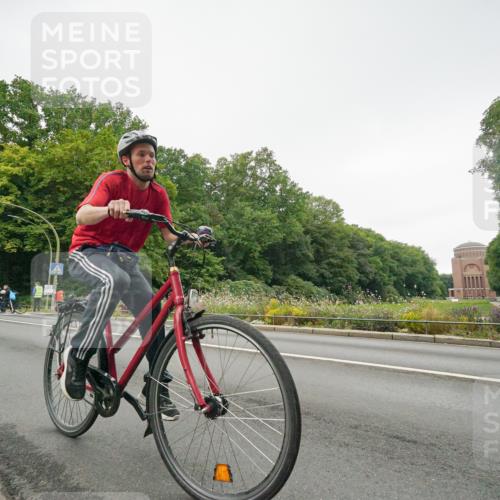 14.09.2025 - Stadtparktriathlon Michael Burmester http://msf.ph/oto/8890901 14.09.2025 10:11:58 Radfahren 539, 549, 558, 611 meine-sportfotos.de