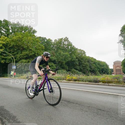 14.09.2025 - Stadtparktriathlon Michael Burmester http://msf.ph/oto/8890903 14.09.2025 10:12:18 Radfahren 617 meine-sportfotos.de