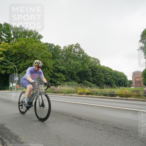14.09.2025 - Stadtparktriathlon Michael Burmester http://msf.ph/oto/8890910 14.09.2025 10:12:58 Radfahren 547, 566 meine-sportfotos.de
