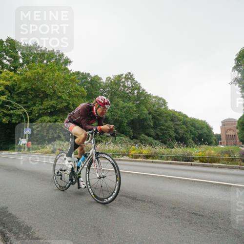 14.09.2025 - Stadtparktriathlon Michael Burmester http://msf.ph/oto/8890928 14.09.2025 10:14:01 Radfahren 548, 553 meine-sportfotos.de