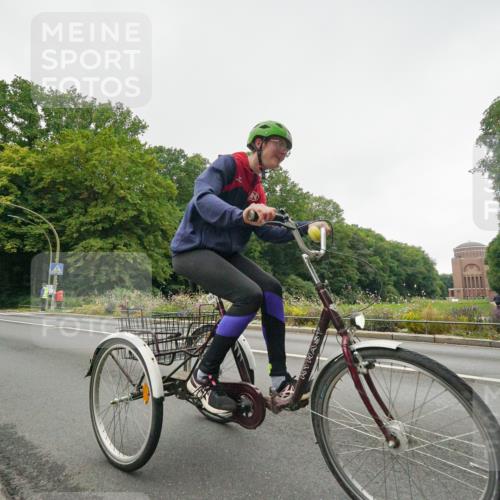 14.09.2025 - Stadtparktriathlon Michael Burmester http://msf.ph/oto/8890941 14.09.2025 10:14:51 Radfahren 536, 582, 584 meine-sportfotos.de