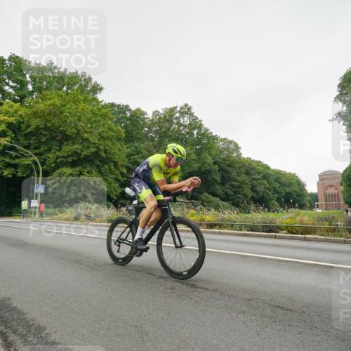 14.09.2025 - Stadtparktriathlon Michael Burmester http://msf.ph/oto/8890951 14.09.2025 10:15:13 Radfahren 567, 593, 597, 604, 605 meine-sportfotos.de