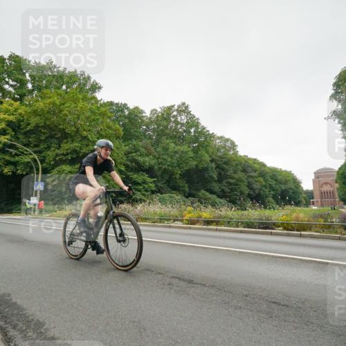 14.09.2025 - Stadtparktriathlon Michael Burmester http://msf.ph/oto/8890961 14.09.2025 10:15:43 Radfahren 519, 545, 608 meine-sportfotos.de