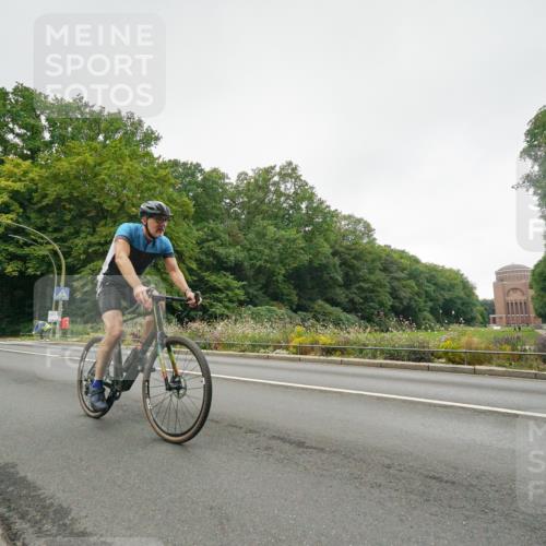 14.09.2025 - Stadtparktriathlon Michael Burmester http://msf.ph/oto/8890962 14.09.2025 10:15:45 Radfahren 519, 545, 608 meine-sportfotos.de