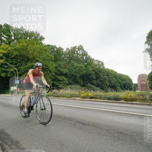 14.09.2025 - Stadtparktriathlon Michael Burmester http://msf.ph/oto/8890969 14.09.2025 10:16:11 Radfahren 537, 542, 587, 618, 624, 642, 681 meine-sportfotos.de