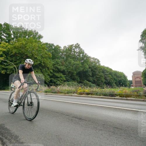 14.09.2025 - Stadtparktriathlon Michael Burmester http://msf.ph/oto/8890983 14.09.2025 10:16:37 Radfahren 513, 550, 585, 595, 614, 615, 629 meine-sportfotos.de
