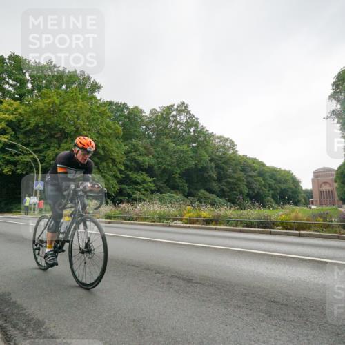 14.09.2025 - Stadtparktriathlon Michael Burmester http://msf.ph/oto/8890993 14.09.2025 10:17:05 Radfahren 525, 551, 630 meine-sportfotos.de
