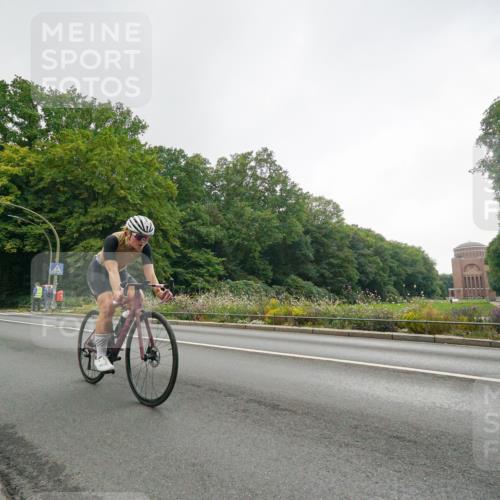 14.09.2025 - Stadtparktriathlon Michael Burmester http://msf.ph/oto/8891000 14.09.2025 10:17:17 Radfahren 630, 660 meine-sportfotos.de