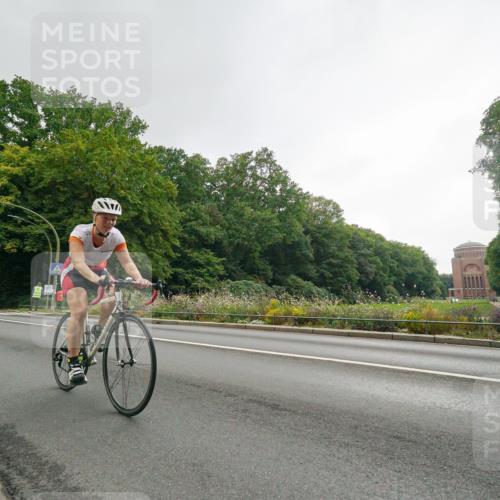 14.09.2025 - Stadtparktriathlon Michael Burmester http://msf.ph/oto/8891004 14.09.2025 10:17:56 Radfahren 523, 606, 676 meine-sportfotos.de