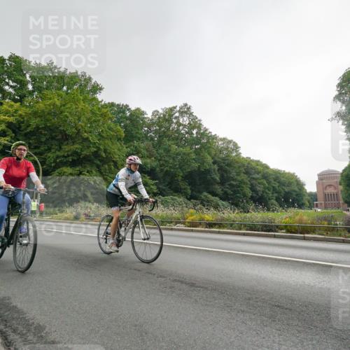 14.09.2025 - Stadtparktriathlon Michael Burmester http://msf.ph/oto/8891008 14.09.2025 10:18:10 Radfahren 602, 664, 674, 718 meine-sportfotos.de