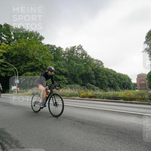 14.09.2025 - Stadtparktriathlon Michael Burmester http://msf.ph/oto/8891026 14.09.2025 10:19:08 Radfahren 530, 617, 651, 665, 693, 695 meine-sportfotos.de
