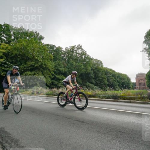 14.09.2025 - Stadtparktriathlon Michael Burmester http://msf.ph/oto/8891027 14.09.2025 10:19:09 Radfahren 530, 581, 617, 651, 665, 693, 695 meine-sportfotos.de