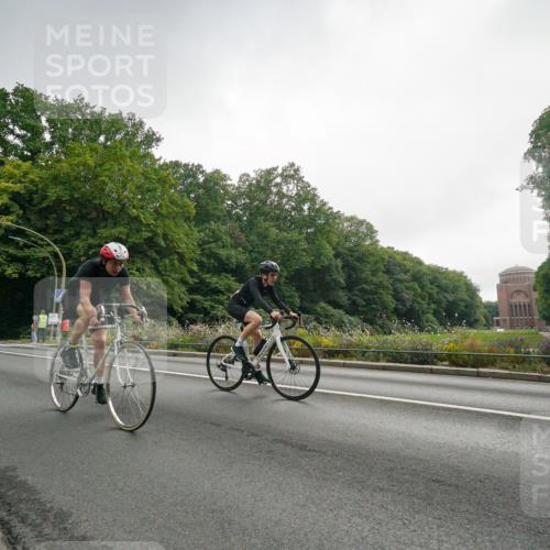 14.09.2025 - Stadtparktriathlon Michael Burmester http://msf.ph/oto/8891034 14.09.2025 10:19:32 Radfahren 529, 589, 622, 641, 667 meine-sportfotos.de