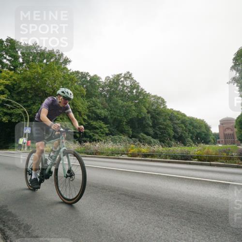 14.09.2025 - Stadtparktriathlon Michael Burmester http://msf.ph/oto/8891038 14.09.2025 10:19:50 Radfahren 563, 633 meine-sportfotos.de