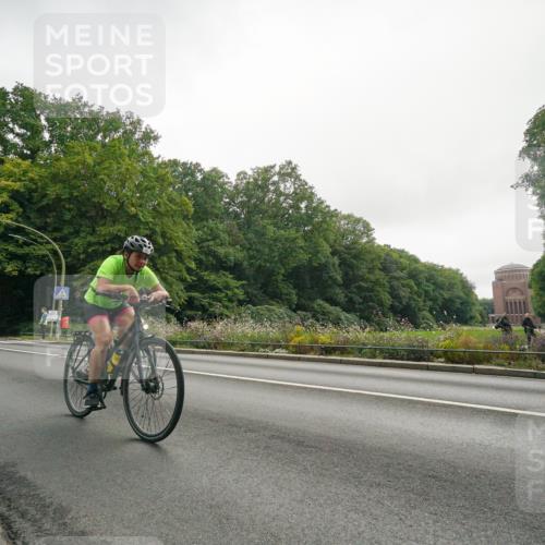 14.09.2025 - Stadtparktriathlon Michael Burmester http://msf.ph/oto/8891046 14.09.2025 10:20:08 Radfahren 539, 592, 611, 632, 661, 677, 687 meine-sportfotos.de