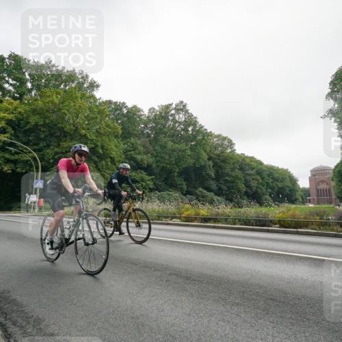 14.09.2025 - Stadtparktriathlon Michael Burmester http://msf.ph/oto/8891049 14.09.2025 10:20:11 Radfahren 539, 592, 611, 632, 661, 677, 687 meine-sportfotos.de