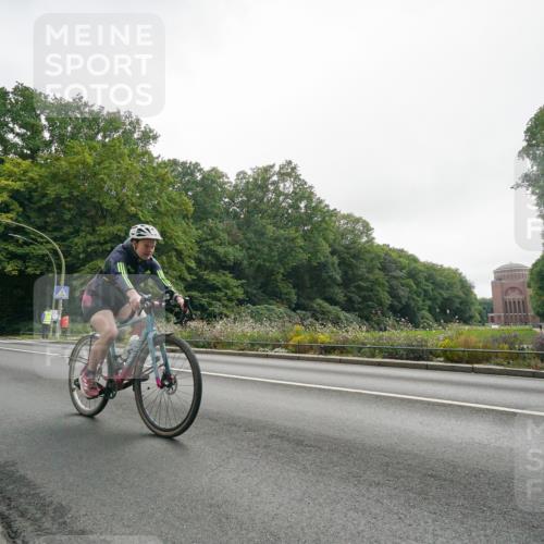 14.09.2025 - Stadtparktriathlon Michael Burmester http://msf.ph/oto/8891052 14.09.2025 10:20:14 Radfahren 539, 565, 592, 599, 611, 632, 661, 677, 687 meine-sportfotos.de