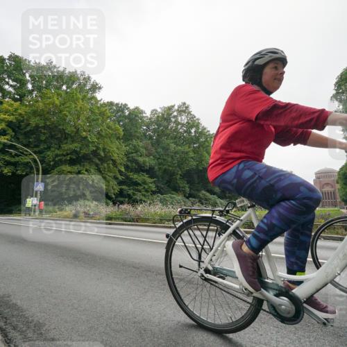 14.09.2025 - Stadtparktriathlon Michael Burmester http://msf.ph/oto/8891055 14.09.2025 10:20:21 Radfahren 565, 599 meine-sportfotos.de