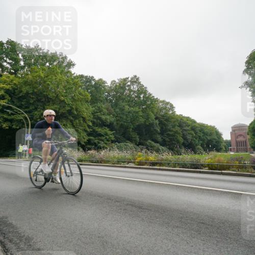 14.09.2025 - Stadtparktriathlon Michael Burmester http://msf.ph/oto/8891059 14.09.2025 10:20:40 Radfahren 532, 547, 620, 628, 685, 688, 702, 710 meine-sportfotos.de