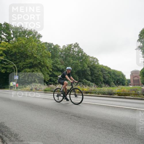 14.09.2025 - Stadtparktriathlon Michael Burmester http://msf.ph/oto/8891065 14.09.2025 10:20:45 Radfahren 532, 610, 620, 628, 685, 688, 710 meine-sportfotos.de