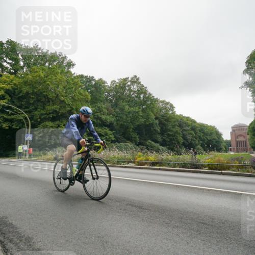 14.09.2025 - Stadtparktriathlon Michael Burmester http://msf.ph/oto/8891067 14.09.2025 10:20:50 Radfahren 532, 610, 619, 620, 685, 694, 710 meine-sportfotos.de