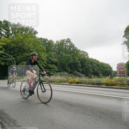 14.09.2025 - Stadtparktriathlon Michael Burmester http://msf.ph/oto/8891070 14.09.2025 10:20:54 Radfahren 515, 532, 610, 619, 694, 720 meine-sportfotos.de