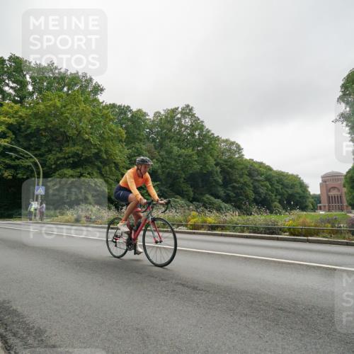 14.09.2025 - Stadtparktriathlon Michael Burmester http://msf.ph/oto/8891075 14.09.2025 10:21:06 Radfahren 533, 566, 596, 637, 648 meine-sportfotos.de