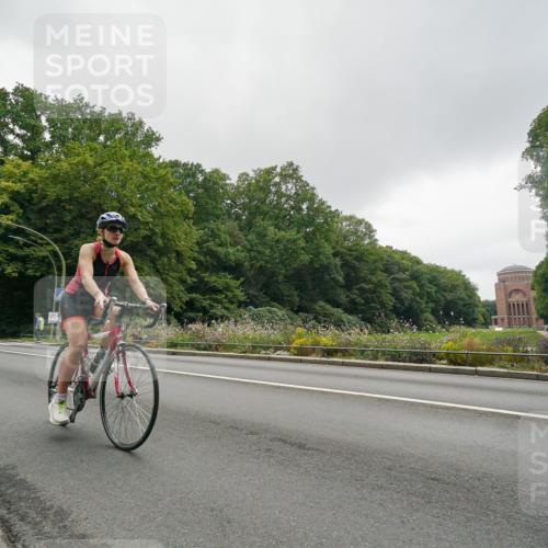 14.09.2025 - Stadtparktriathlon Michael Burmester http://msf.ph/oto/8891084 14.09.2025 10:21:31 Radfahren 509, 528, 657, 705 meine-sportfotos.de