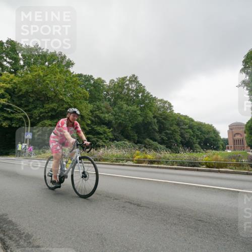 14.09.2025 - Stadtparktriathlon Michael Burmester http://msf.ph/oto/8891093 14.09.2025 10:21:40 Radfahren 528, 531, 562, 570, 657, 691 meine-sportfotos.de