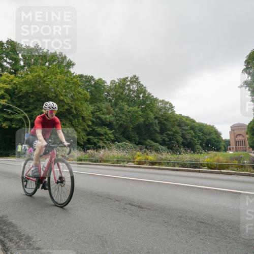 14.09.2025 - Stadtparktriathlon Michael Burmester http://msf.ph/oto/8891097 14.09.2025 10:21:45 Radfahren 528, 531, 562, 570, 586, 639, 691, 697, 714 meine-sportfotos.de