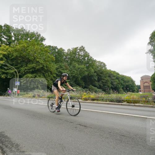 14.09.2025 - Stadtparktriathlon Michael Burmester http://msf.ph/oto/8891117 14.09.2025 10:22:24 Radfahren 546, 700, 704, 708 meine-sportfotos.de