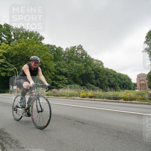 14.09.2025 - Stadtparktriathlon Michael Burmester http://msf.ph/oto/8891118 14.09.2025 10:22:26 Radfahren 546, 700, 704, 708 meine-sportfotos.de