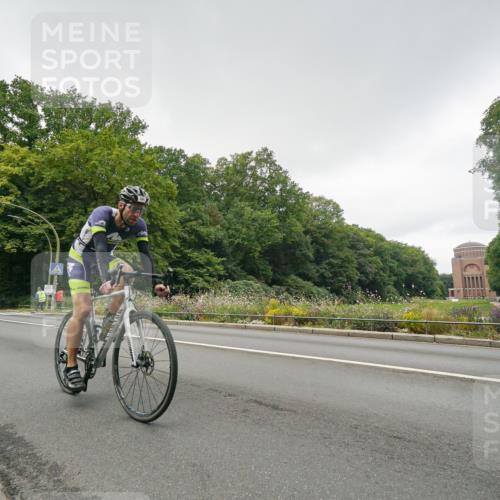 14.09.2025 - Stadtparktriathlon Michael Burmester http://msf.ph/oto/8891120 14.09.2025 10:22:37 Radfahren 526, 541, 553, 590 meine-sportfotos.de
