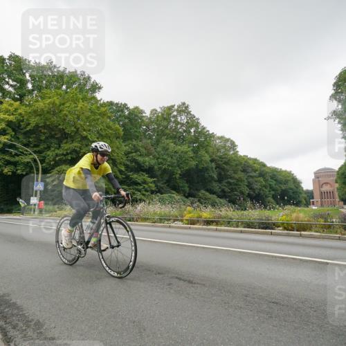 14.09.2025 - Stadtparktriathlon Michael Burmester http://msf.ph/oto/8891136 14.09.2025 10:23:05 Radfahren 556, 604, 650, 654 meine-sportfotos.de