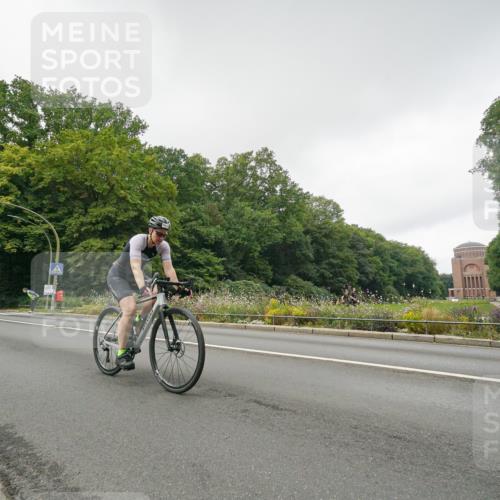 14.09.2025 - Stadtparktriathlon Michael Burmester http://msf.ph/oto/8891137 14.09.2025 10:23:11 Radfahren 604, 650 meine-sportfotos.de
